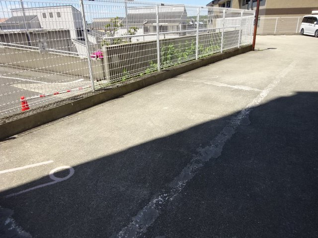 アンペリエの駐車場
