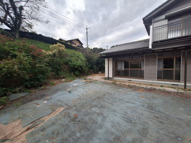 KEM高崎市吉井町神保中古住宅の庭|現地撮影