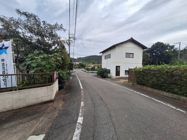 KEM高崎市吉井町神保中古住宅の前面道路含む現地写真|現地撮影