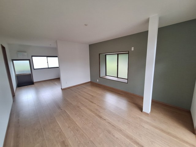KEM高崎市吉井町神保中古住宅の洋室|現地撮影