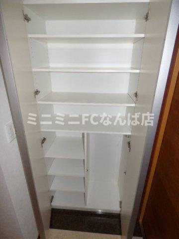 コンソラーレ瓦屋町の玄関