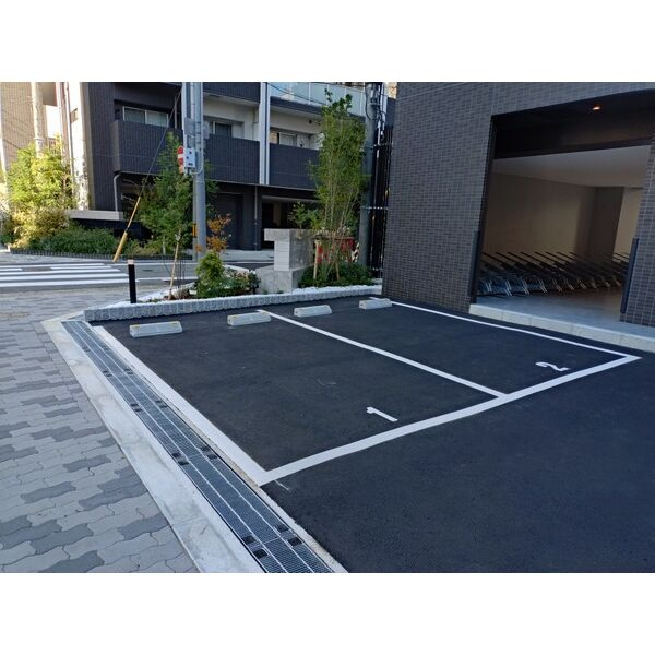 ミラージュパレス新梅田Cieloの駐車場