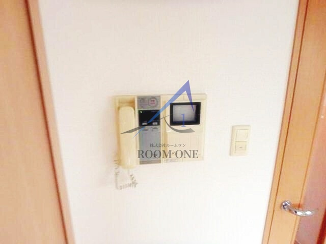 クローバーコート黒門町の設備|モニター付きインターホンです。
