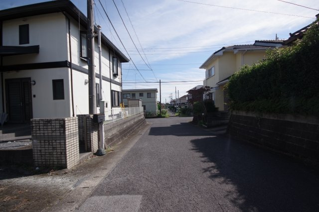 鹿沼市松原4丁目　戸建の前面道路含む現地写真