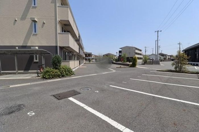 パークドプランタン　Aの駐車場|駐車場完備です