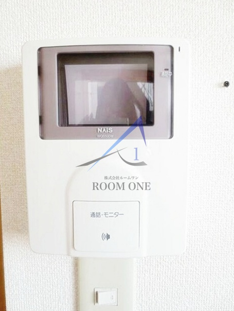 コーポラス本町のセキュリティ|モニター付きインターホンです。