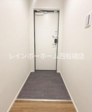 GRADUS船橋日大前の玄関