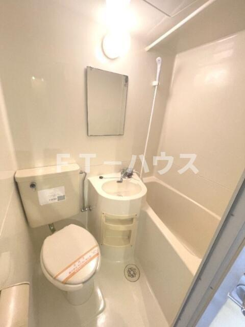 ジュネパレス新検見川第８の浴室