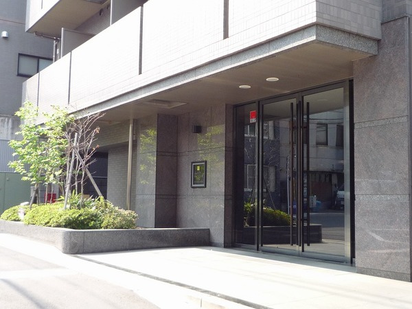 ルーブル蒲田参番館のエントランス