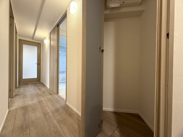 どんな駅だって４分の距離は圧倒的優位性あり！３面採光の角部屋で、上下階の音対策に二重床・二重天井を採用！ペットやお子様がいるならバッチコイ！な、『ライオンズステーションプラザ大和』リフォームの収納|たっぷりとした収納スペースです
