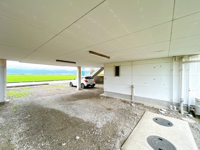 西条市今在家490　中古戸建の駐車場
