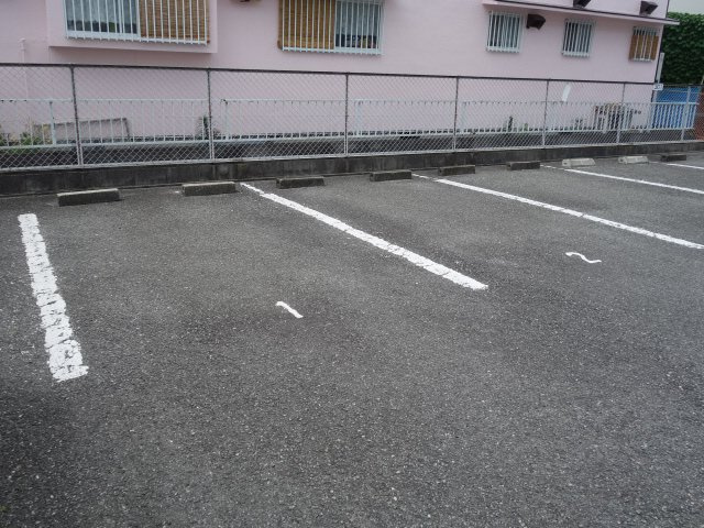 パークハイム永和の駐車場