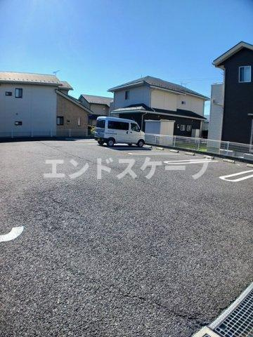 さなえの駐車場|高崎、前橋のお部屋探しはエンドスケープまで！お客様の理想お聞かせ下さい♪