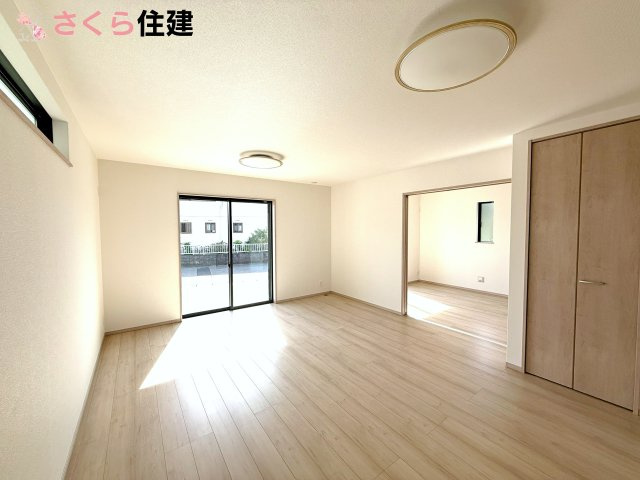 戸祭町2145番　A号棟の居間・リビング