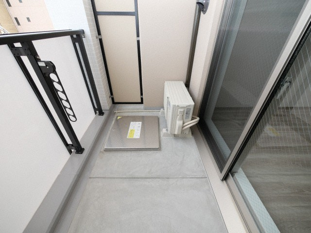 大阪市生野区新今里４丁目の賃貸マンションのバルコニー