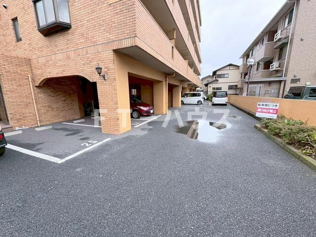 ストーンフィールドＮｏ３の駐車場