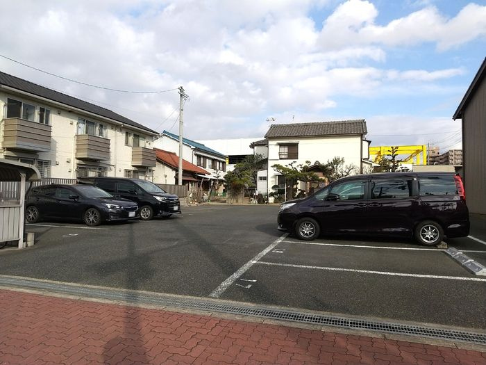 レセンテ豊田の駐車場