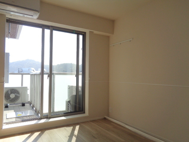 Ｂｒｅｅｚｅ　Ｙｕｉｇａｈａｍａの展望|南西向きで明るい洋室６帖