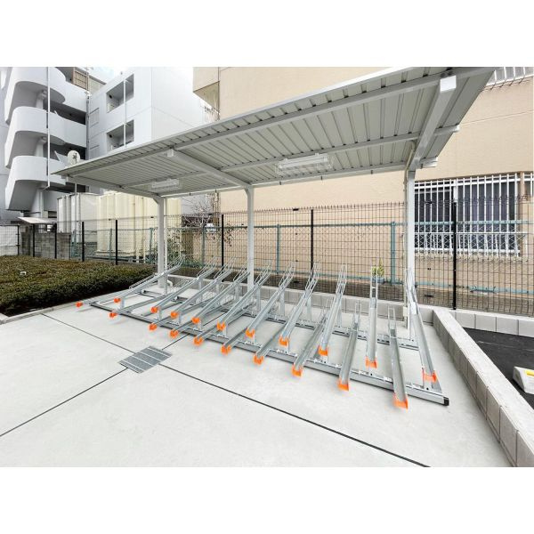S-RESIDENCE上新庄ascentの駐車場