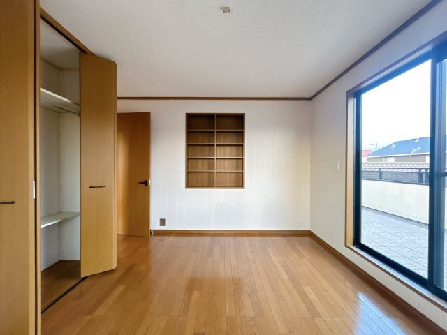西条市喜多川447-4　中古戸建の洋室