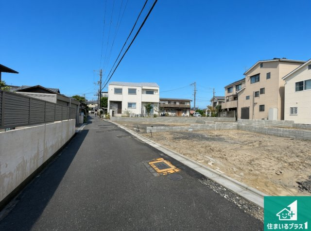 ■吹田市原町　新築一戸建ての前面道路含む現地写真|駅やスーパー、小学校・中学校等日常生活に欠かせない情報や道のりもご紹介いたしますのでお気軽にご相談ください。