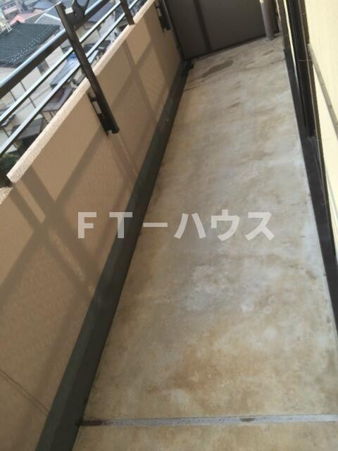グランデージ八千代中央のバルコニー