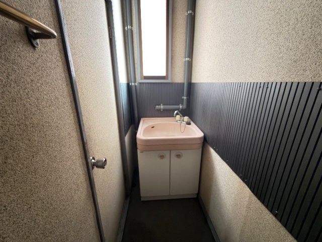 【洗面所】 | 甲府市朝気　土間風フリースペースあり　4LDK