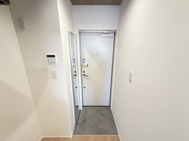 KT松戸六実の玄関