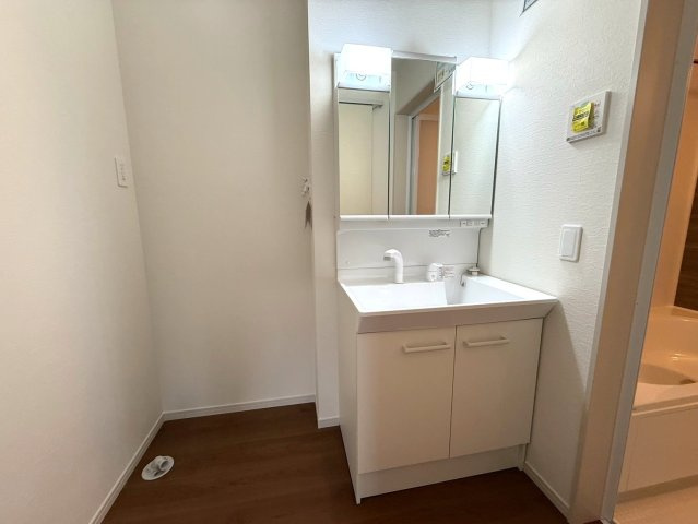 川田西浦町Ⅰ期の独立洗面台