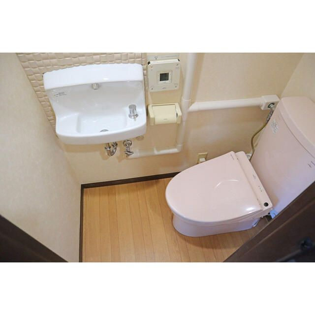 品川区南品川４丁目住宅（０１３０５９）のトイレ