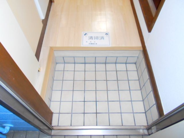 カレッジハウスⅠの玄関