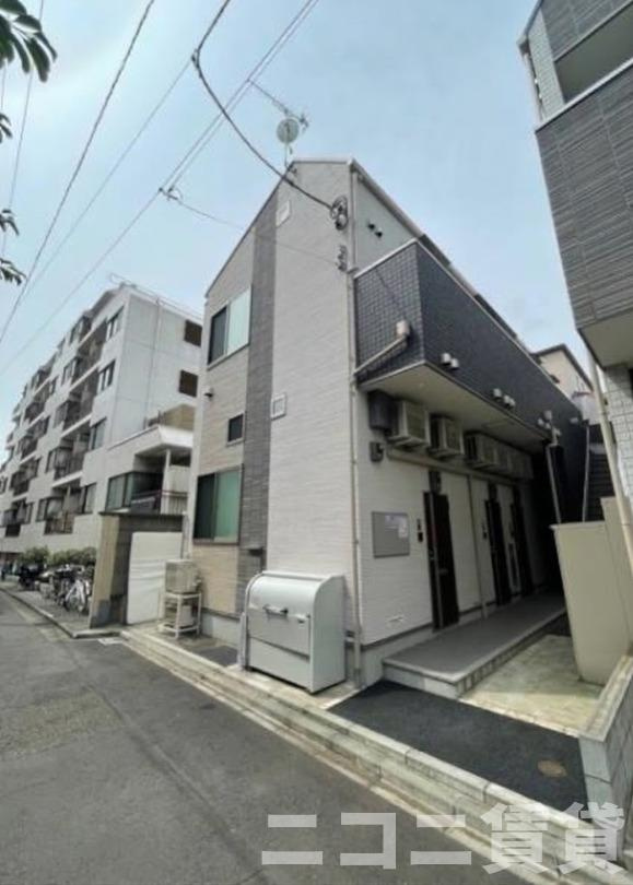 新宿区若松町のアパートの外観