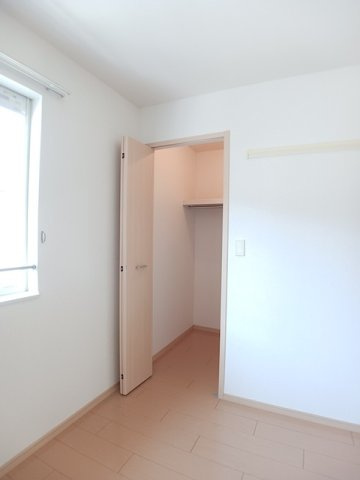 若葉Ｂの収納|たっぷりとした収納スペースです