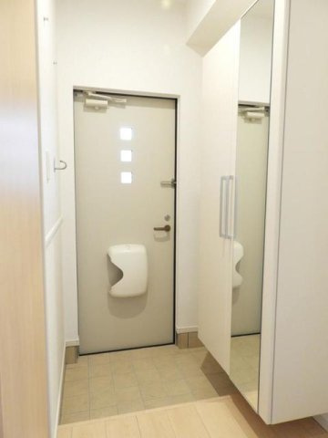プティクールシャンロジュマンＡの玄関|玄関です