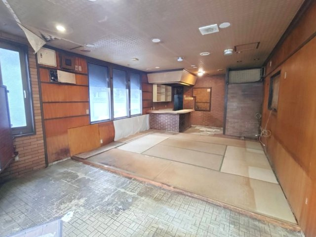 ◆京福電鉄嵐山本線『太秦広隆寺』駅徒歩２分◆東南向き角地◆前道１０ｍ◆右京区太秦蜂岡町の和室|和室