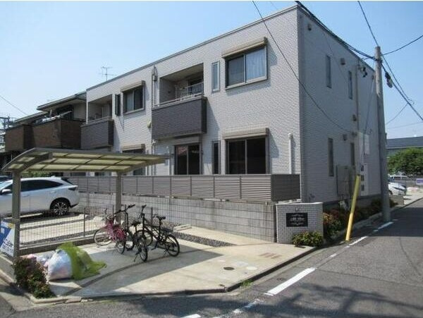 エルドールの駐車場