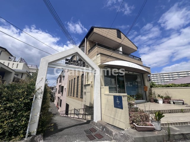 ハイツ堀田の外観