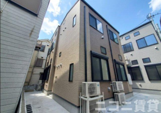 足立区柳原２丁目のアパートの外観