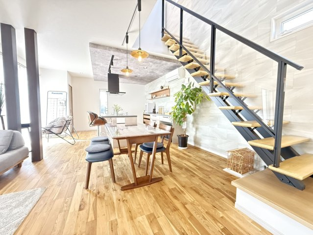 宝田町4号地　建売住宅の居間・リビング