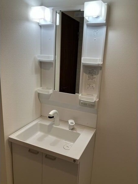 ひなたと春色のLuminaの洗面所