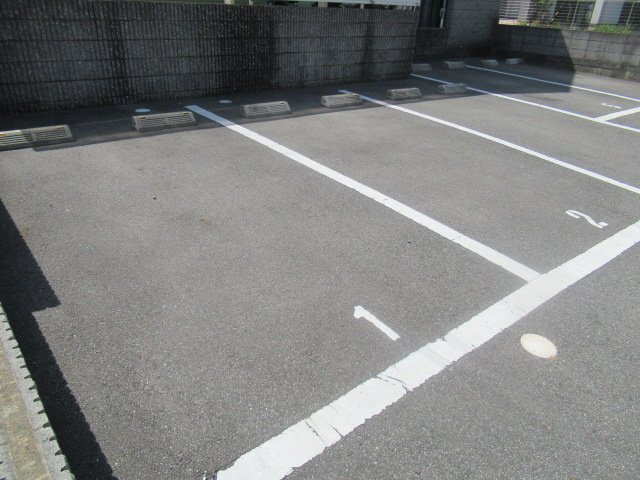 グリーンハイツ赤羽の駐車場