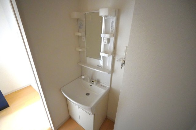 ラコルタ九工大前の独立洗面台