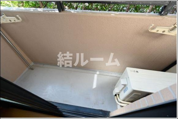 新宿区西落合２丁目の賃貸マンションのバルコニー