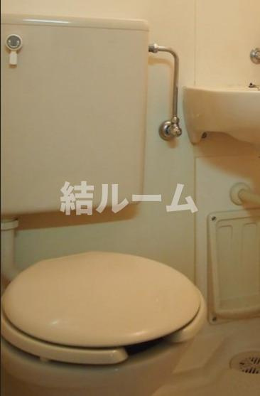 新宿区西落合２丁目の賃貸マンションのトイレ