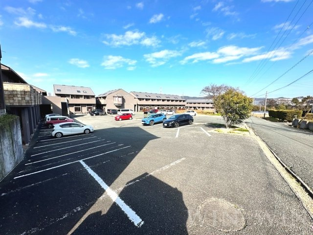 セザンヌ原町の駐車場