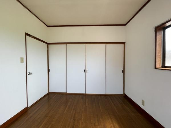 西条市玉津478-7　中古戸建の洋室