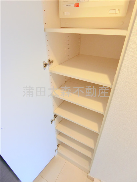 ハーモニーレジデンス羽田WESTの設備|玄関収納　シューズBOX