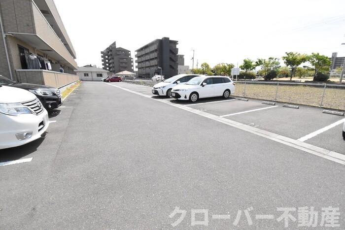 ウィステリア太田の駐車場|駐車場