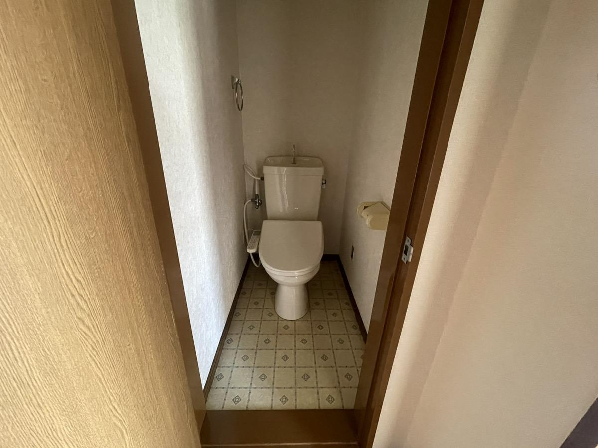 新潟市東区山木戸のアパートのトイレ
