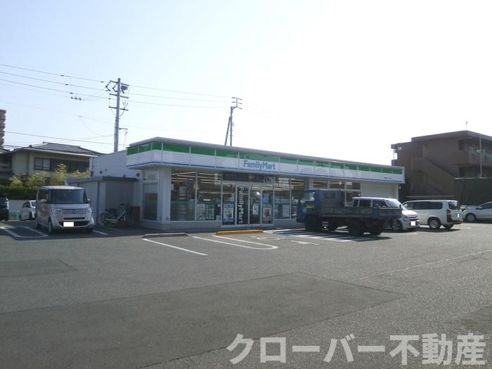 サンピア・K B棟の周辺|ファミリーマート高松東バイパス店（448ｍ）